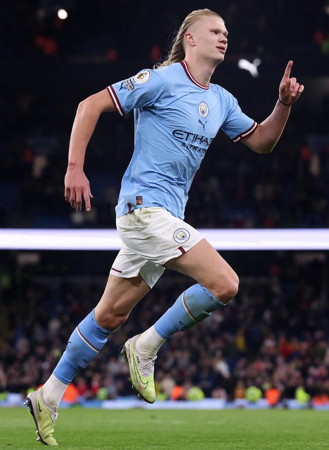 九游体育-哈兰德在中国队比赛中战术调整，出色防守引发热议！的简单介绍